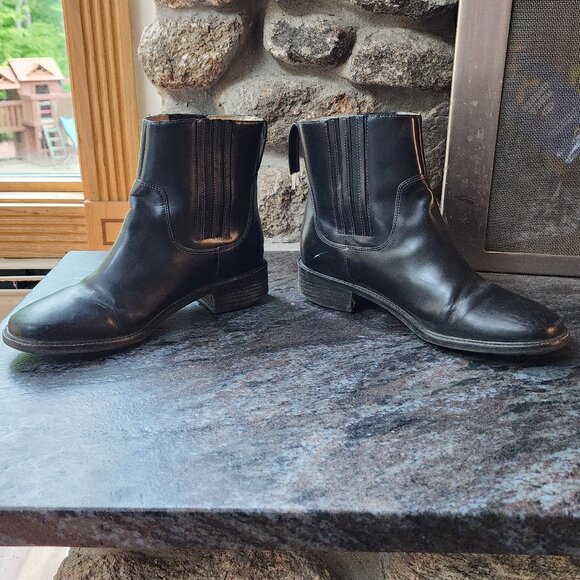 L.L. Bean Black Leather Rounded Toe Slip-On Boots Size 8.5M - Picture 6 of 15